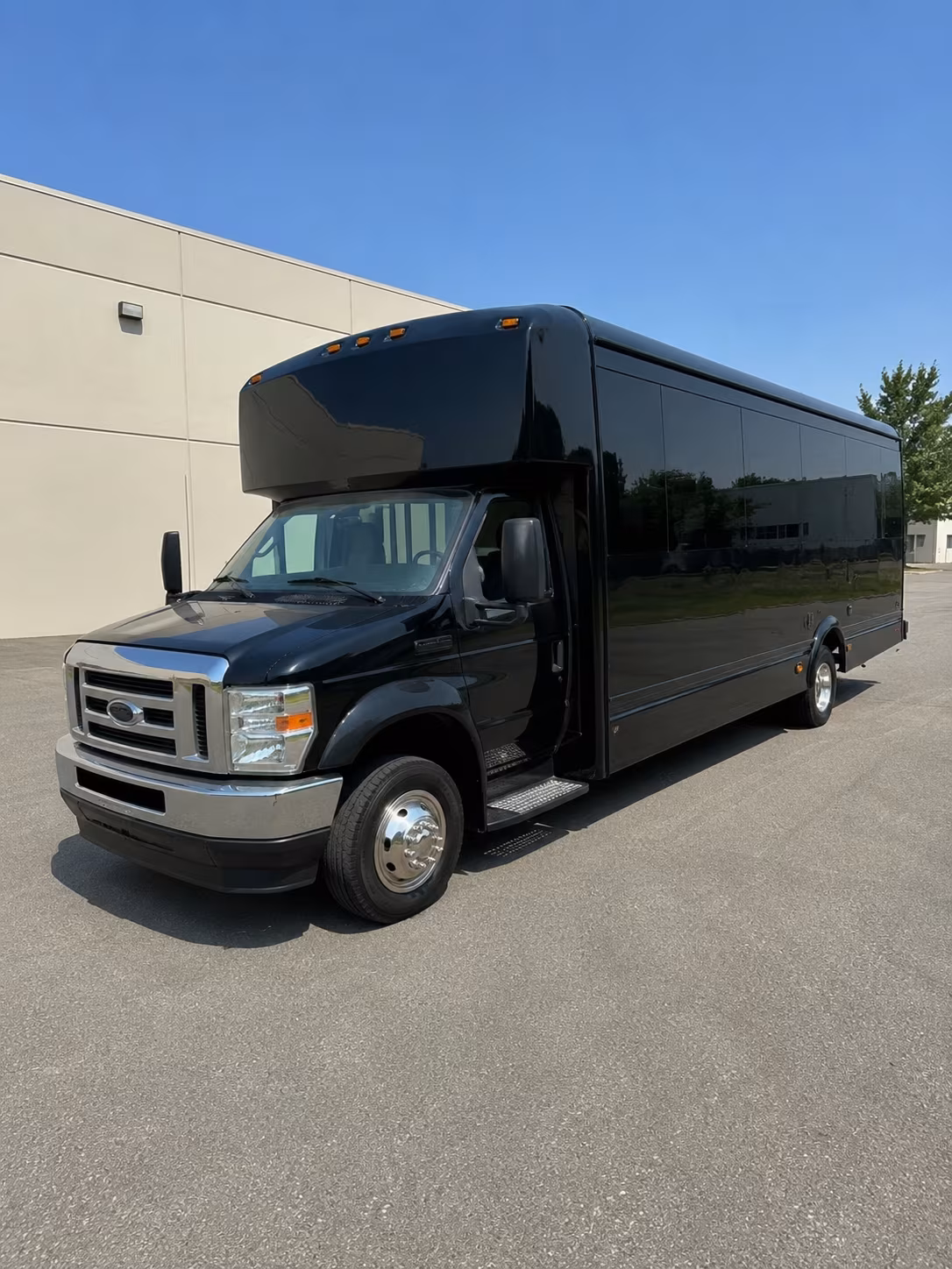 Fremont Winery Tour & Pub Crawl Transportation party bus exterior