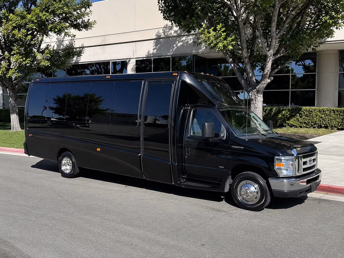 Milpitas Winery Tour & Pub Crawl Transportation